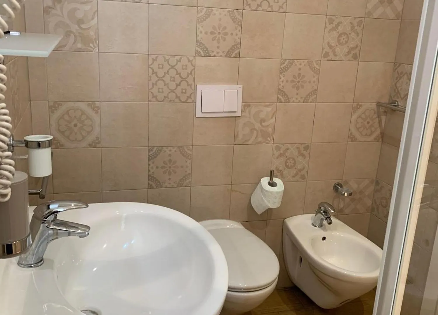 Thewesley Hotel Rome 0*,  Italy